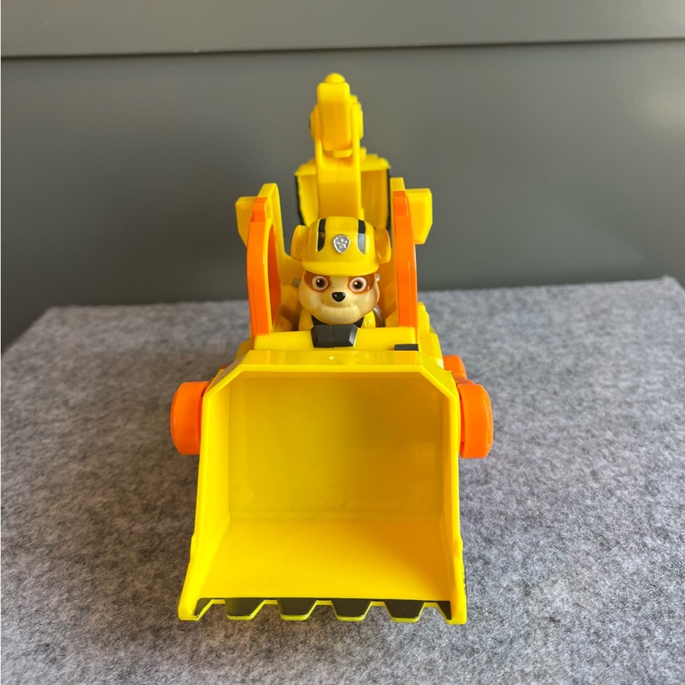 Rubble and Crew Vehicle with Figure